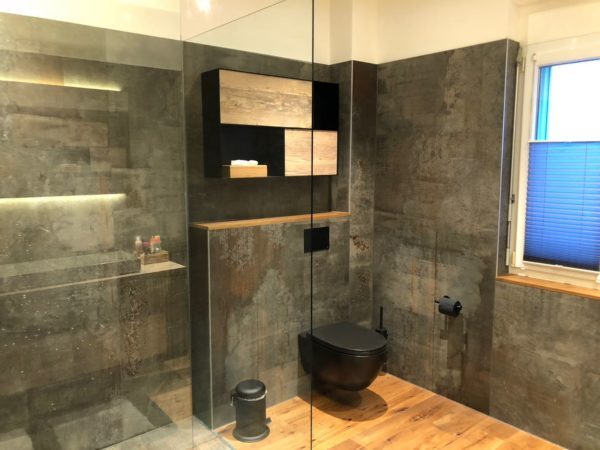 Regio Plättlileger GmbH Badezimmer.jpg